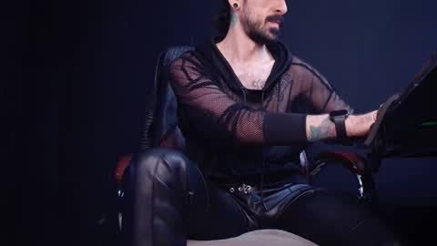 AxelColton online show from 10-27-25, 11:25