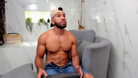 Snapshot of axelgowther_ chatting on 02-17-25, 12:48 Axel Gowther online show from 02-17-25, 12:48