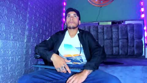 Axell Cross2 online show from 10-17-25, 12:41