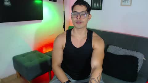Snapshot of axell_dior chatting on 06-19-26, 02:27 axell online show from 06-19-26, 02:27
