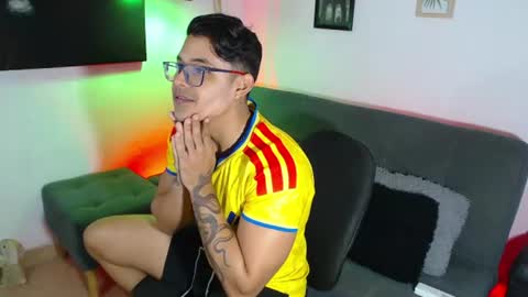 Snapshot of axell_dior chatting on 07-04-26, 02:23 axell online show from 07-04-26, 02:23
