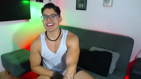 Snapshot of axell_dior chatting on 07-07-26, 05:06 axell online show from 07-07-26, 05:06
