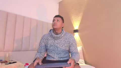 Axell online show from 05-26-26, 12:12