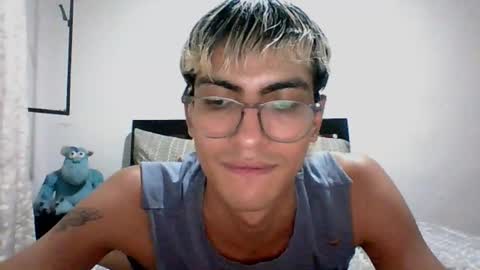 Snapshot of axellatino_ chatting on 12-05-24, 04:09 Axel online show from 12-05-24, 04:09