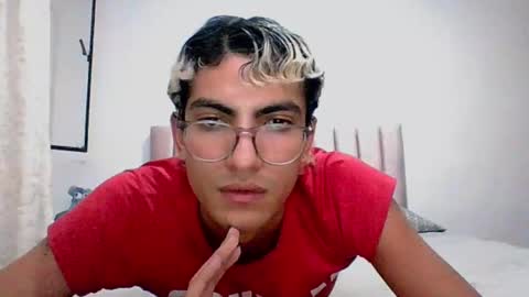 Snapshot of axellatino_ chatting on 12-11-24, 01:15 Axel online show from 12-11-24, 01:15