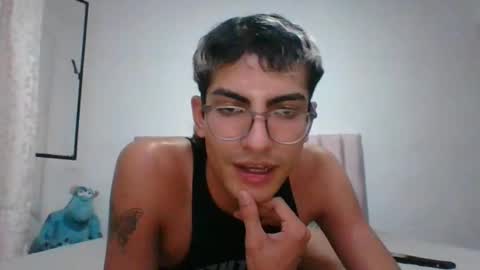 Snapshot of axellatino_ chatting on 12-24-24, 03:16 Axel online show from 12-24-24, 03:16