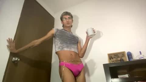 Snapshot of axellatino_ chatting on 01-14-25, 01:36 Axel online show from 01-14-25, 01:36
