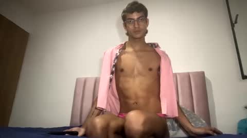 Snapshot of axellatino_ chatting on 01-22-25, 05:59 Axel online show from 01-22-25, 05:59