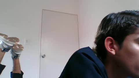 Snapshot of axellatino_ chatting on 02-07-25, 05:40 Axel online show from 02-07-25, 05:40
