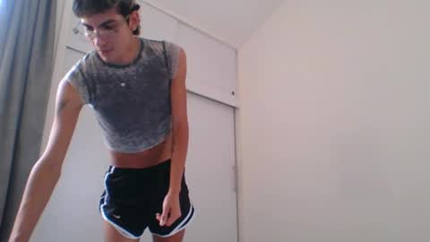 Snapshot of axellatino_ chatting on 02-13-25, 03:56 Axel online show from 02-13-25, 03:56