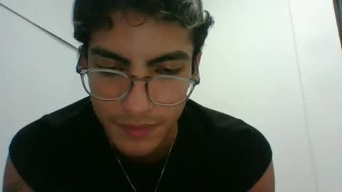 Snapshot of axellatino_ chatting on 02-27-25, 11:15 Axel online show from 02-27-25, 11:15