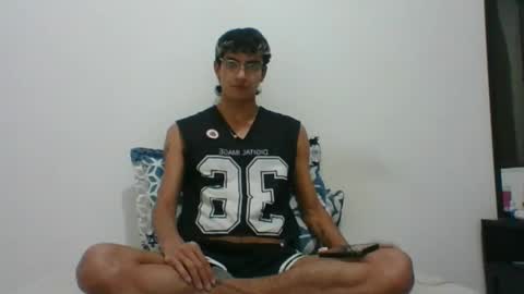 Snapshot of axellatino_ chatting on 03-11-25, 02:43 Axel online show from 03-11-25, 02:43