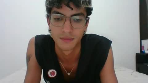 Snapshot of axellatino_ chatting on 03-11-25, 05:49 Axel online show from 03-11-25, 05:49