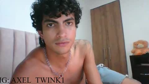 Snapshot of axellatino_ chatting on 09-25-25, 12:36 Axel online show from 09-25-25, 12:36