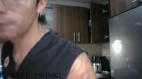 Snapshot of axellatino_ chatting on 10-07-25, 12:08 Axel online show from 10-07-25, 12:08