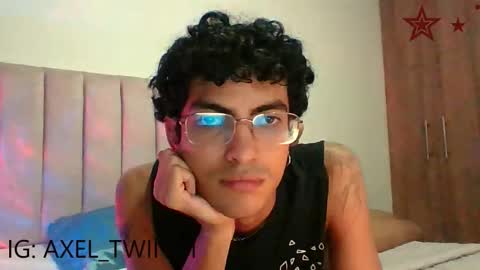 Axel  online show from 11-19-25, 11:38