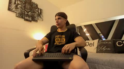 axelmartinezz online show from 04-22-26, 08:43