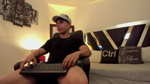 axelmartinezz online show from 07-02-26, 09:54