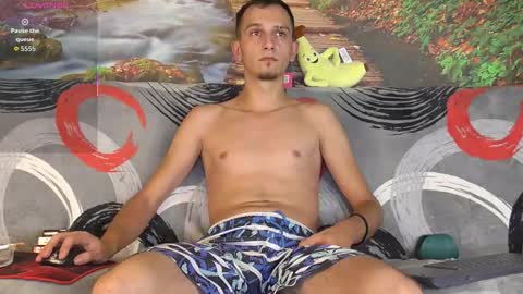 Snapshot of axelmaxximo chatting on 10-05-25, 02:54 Axxel online show from 10-05-25, 02:54