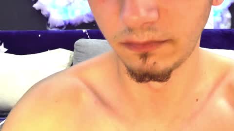 Snapshot of axelmaxximo chatting on 10-24-25, 03:03 Axxel online show from 10-24-25, 03:03