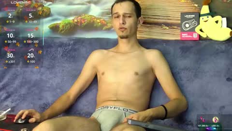 Snapshot of axelmaxximo chatting on 10-29-25, 12:57 Axxel online show from 10-29-25, 12:57