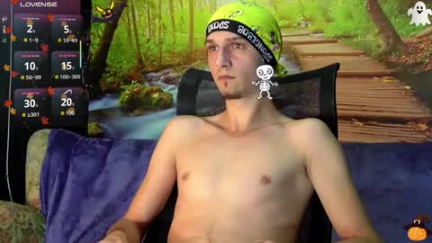 Snapshot of axelmaxximo chatting on 11-01-25, 03:52 Axxel online show from 11-01-25, 03:52