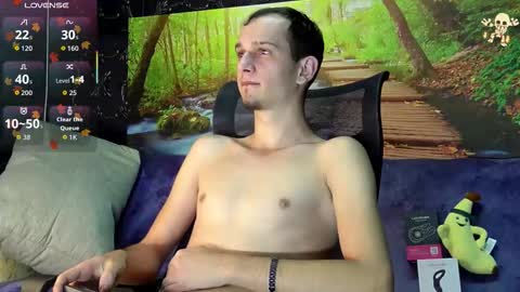 Snapshot of axelmaxximo chatting on 11-06-25, 04:24 Axxel online show from 11-06-25, 04:24