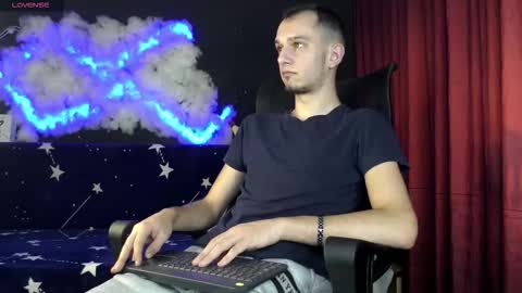 Snapshot of axelmaxximo chatting on 11-29-25, 03:53 Axxel online show from 11-29-25, 03:53