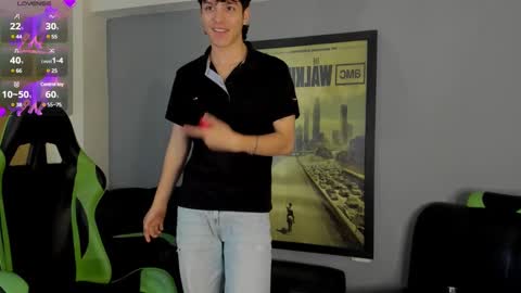 Snapshot of axelraven chatting on 12-16-24, 04:49 Axel Raven online show from 12-16-24, 04:49