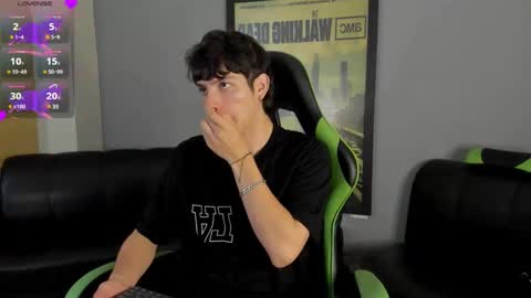 Snapshot of axelraven chatting on 12-18-24, 02:28 Axel Raven online show from 12-18-24, 02:28