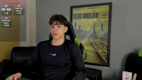 Snapshot of axelraven chatting on 01-20-25, 01:21 Axel Raven online show from 01-20-25, 01:21