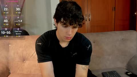 Snapshot of axelraven chatting on 10-07-25, 01:30 Axel Raven online show from 10-07-25, 01:30