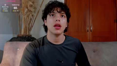 Snapshot of axelraven chatting on 10-09-25, 07:45 Axel Raven online show from 10-09-25, 07:45