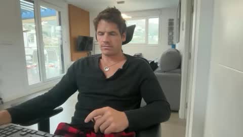 Axel Shore online show from 04-24-26, 01:57