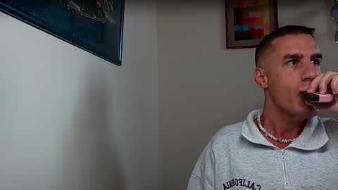 Axl online show from 10-07-25, 05:48