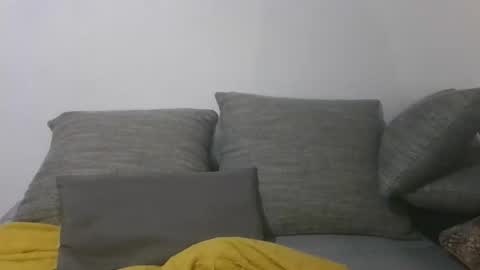 Snapshot of axuepetitt chatting on 12-22-25, 08:50 axue online show from 12-22-25, 08:50