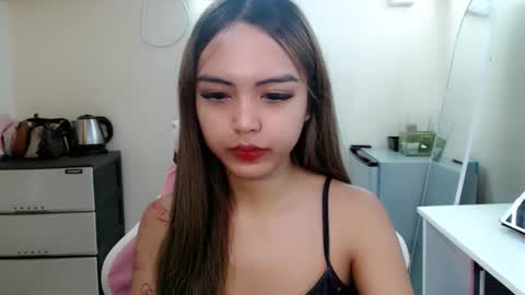 ayalvrs18 online show from 09-10-25, 07:19