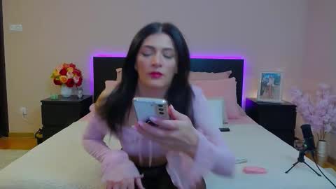 Snapshot of ayannajoyy chatting on 12-22-25, 10:18 Ayanna online show from 12-22-25, 10:18