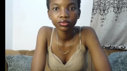Snapshot of ayantundemaria chatting on 08-06-26, 10:44 Sexy nelly online show from 08-06-26, 10:44