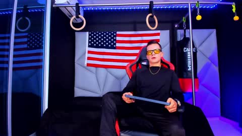 Ayden Miller online show from 01-23-25, 01:02