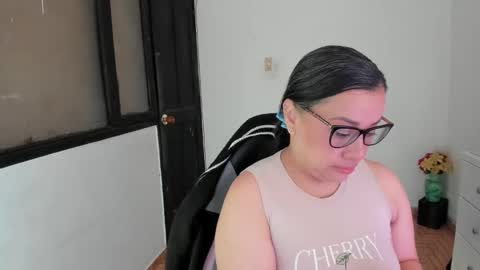 SandyMODELINDEPENDIENT online show from 09-18-25, 12:18