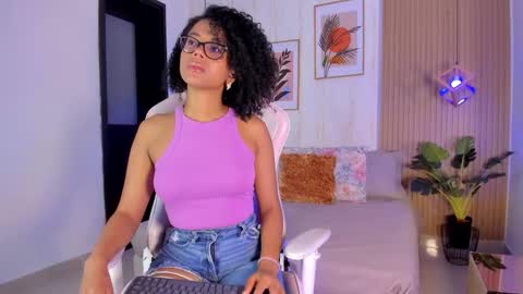 Ayleen online show from 12-18-25, 01:17