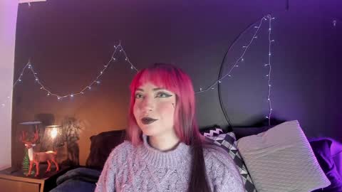 Snapshot of aylen_darkmoor chatting on 12-23-24, 07:41 Aylen online show from 12-23-24, 07:41