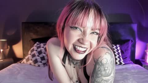 Snapshot of aylen_darkmoor chatting on 02-07-25, 07:49 Aylen online show from 02-07-25, 07:49