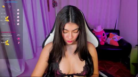 Snapshot of aylenmiller_ chatting on 10-19-25, 12:55 Aylen online show from 10-19-25, 12:55