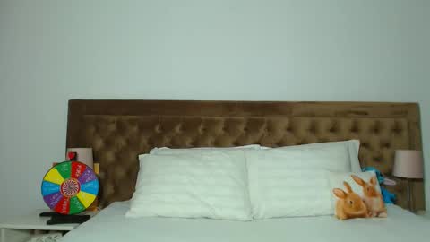 Aylin online show from 10-28-25, 03:21