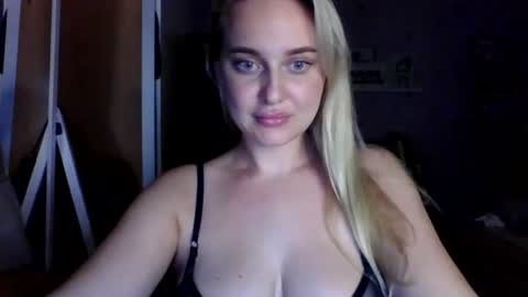 aylinn9999 online show from 07-25-26, 10:18