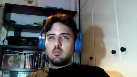 Snapshot of aymimadrdelbich0 chatting on 02-14-26, 01:19 ApoloArt online show from 02-14-26, 01:19