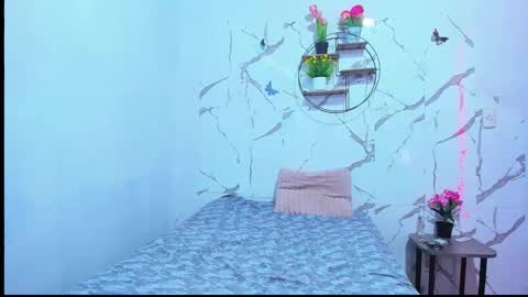 Aymy online show from 12-23-25, 01:47