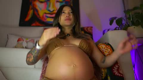 Snapshot of ayralee chatting on 11-17-25, 01:22 Ayra L online show from 11-17-25, 01:22